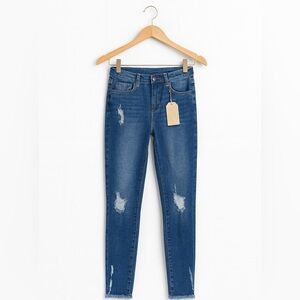 NWT SupraDenim Size 1 Skinny Jeans Juniors Mid Rise Stretch Frayed Hem